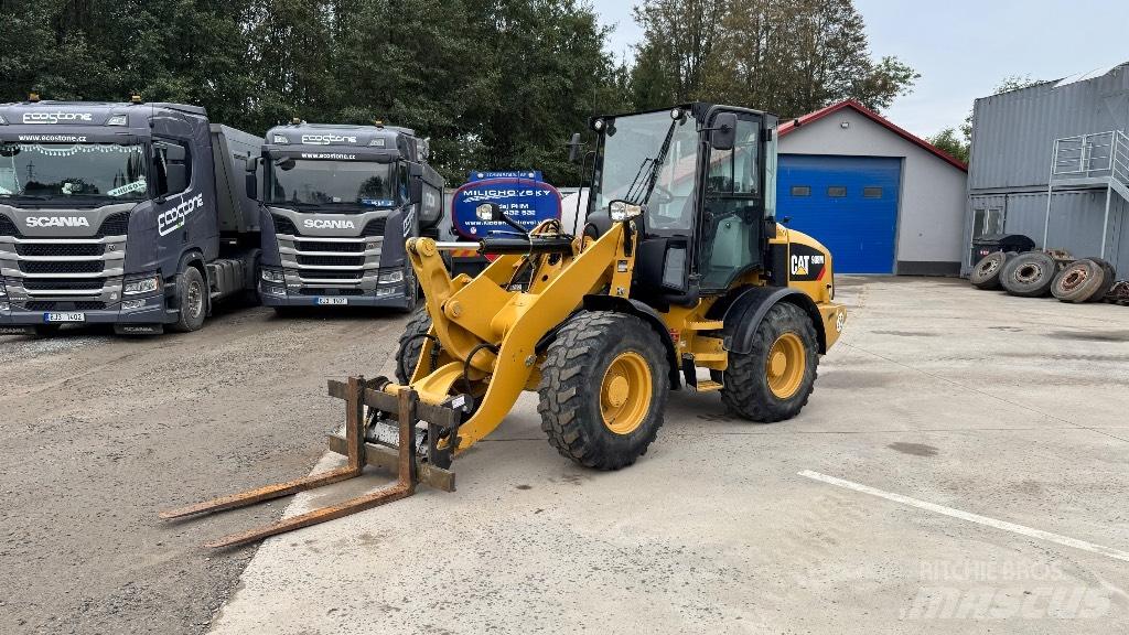CAT 908 Kolesové nakladače