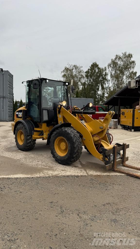CAT 908 Kolesové nakladače