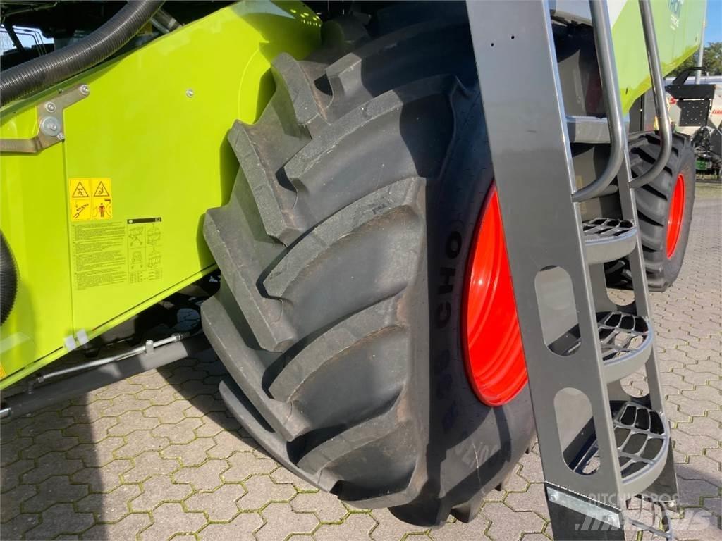 CLAAS Trion 730 Kombinované zberacie stroje