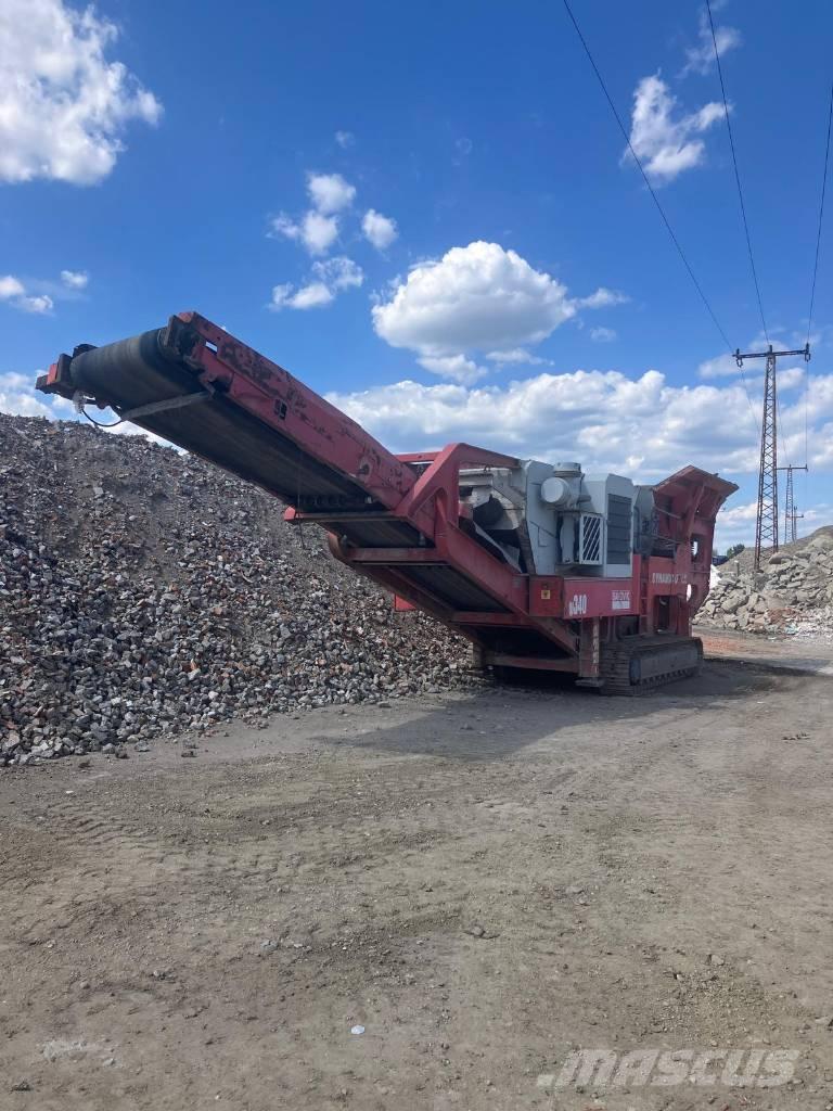 Sandvik QJ 340 Mobilné drviče