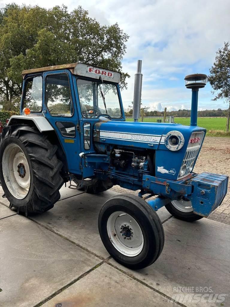 Ford 7000 Traktory