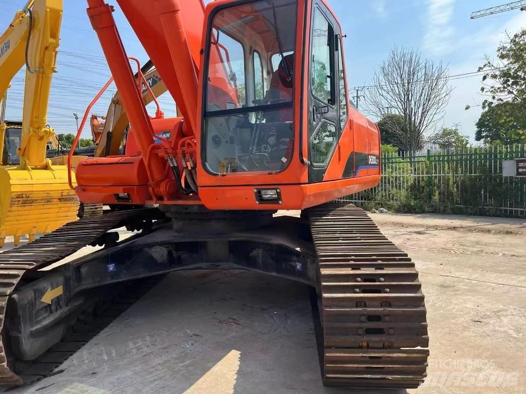Doosan 300-7 Pásové rýpadlá