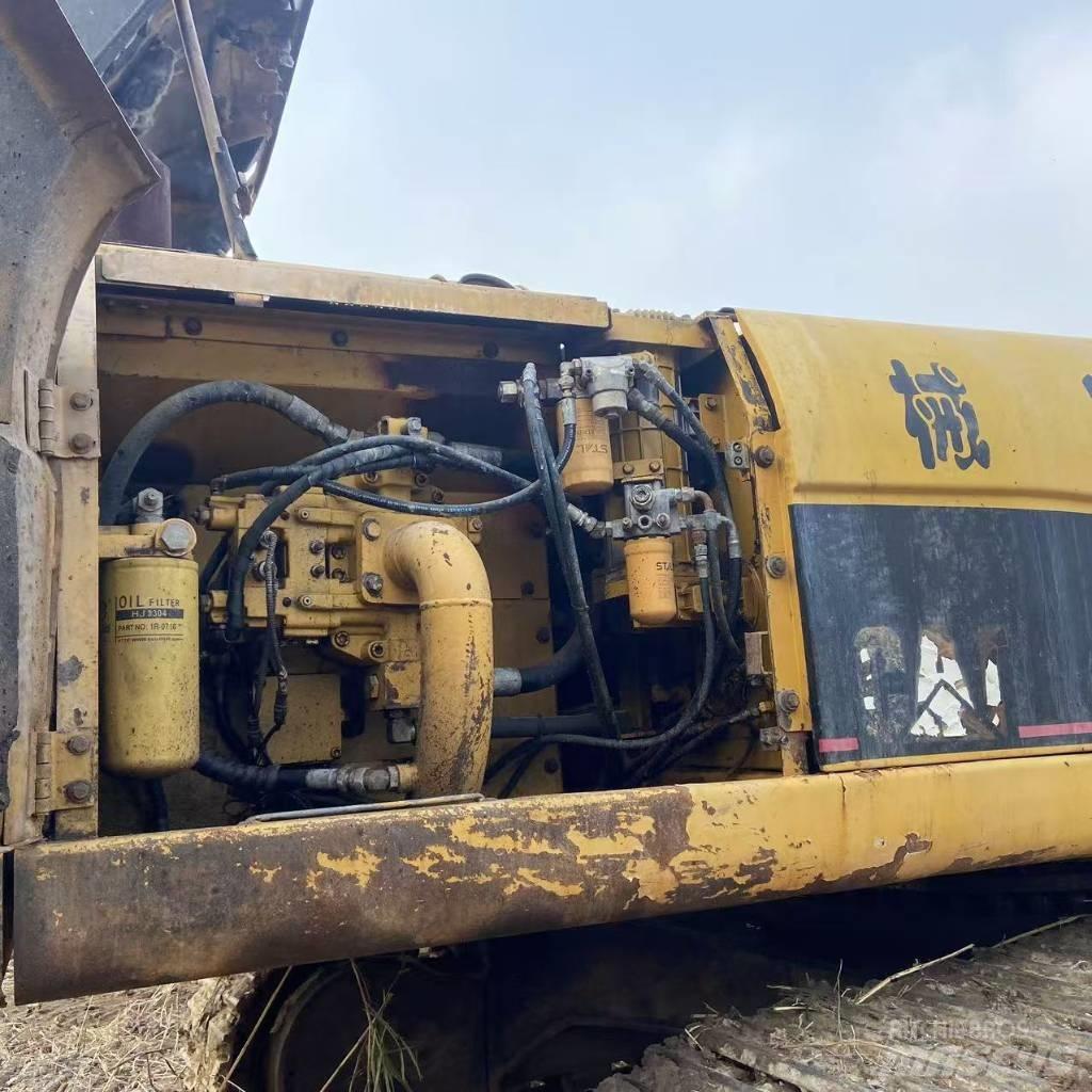 CAT 330 CL Pásové rýpadlá