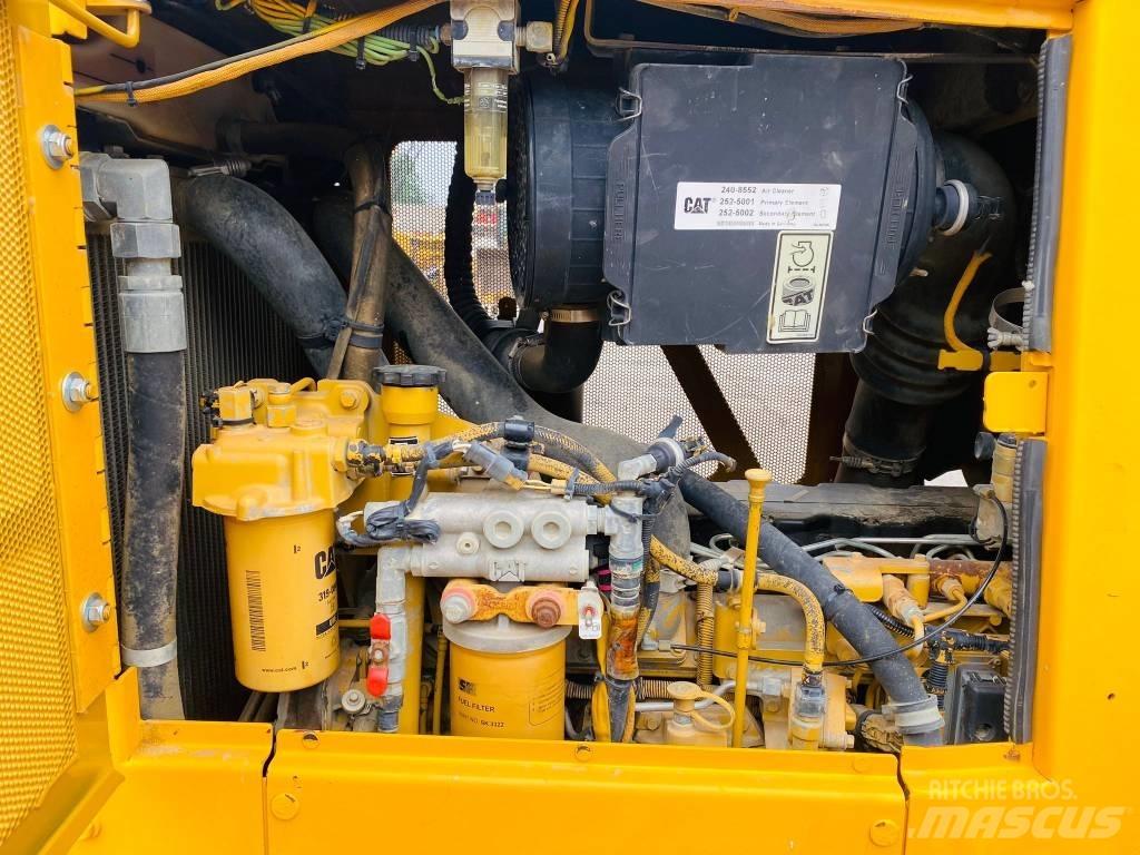 CAT D 6 K LGP Pásové dozéry