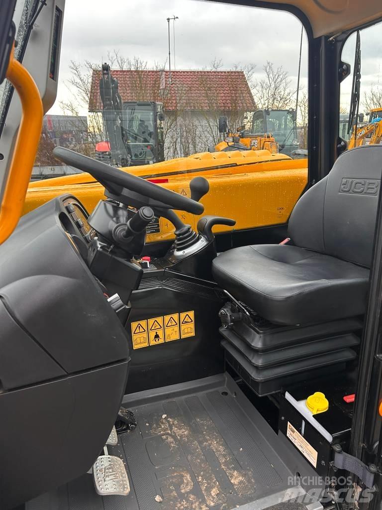 JCB 525-60 Hi-Viz Teleskopické manipulátory