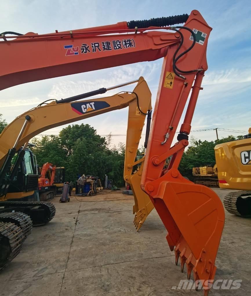Hitachi ZX 200 Pásové rýpadlá