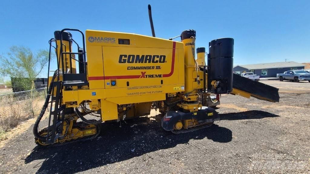 Gomaco Commander III Stroje na betónové dlaždice