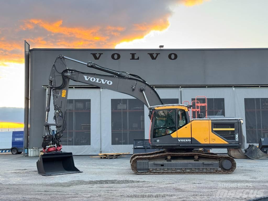 Volvo EC 250 EL Pásové rýpadlá