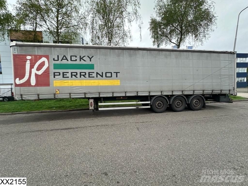 Fruehauf Tautliner Plachtové návesy