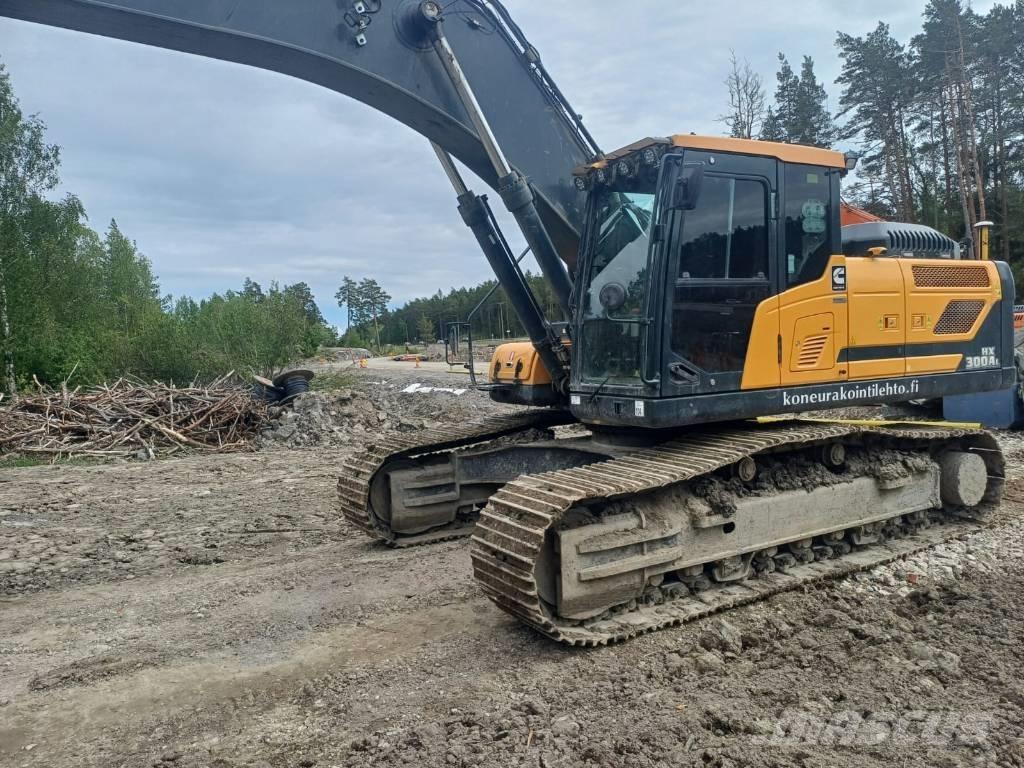 Hyundai HX 300 AL Pásové rýpadlá