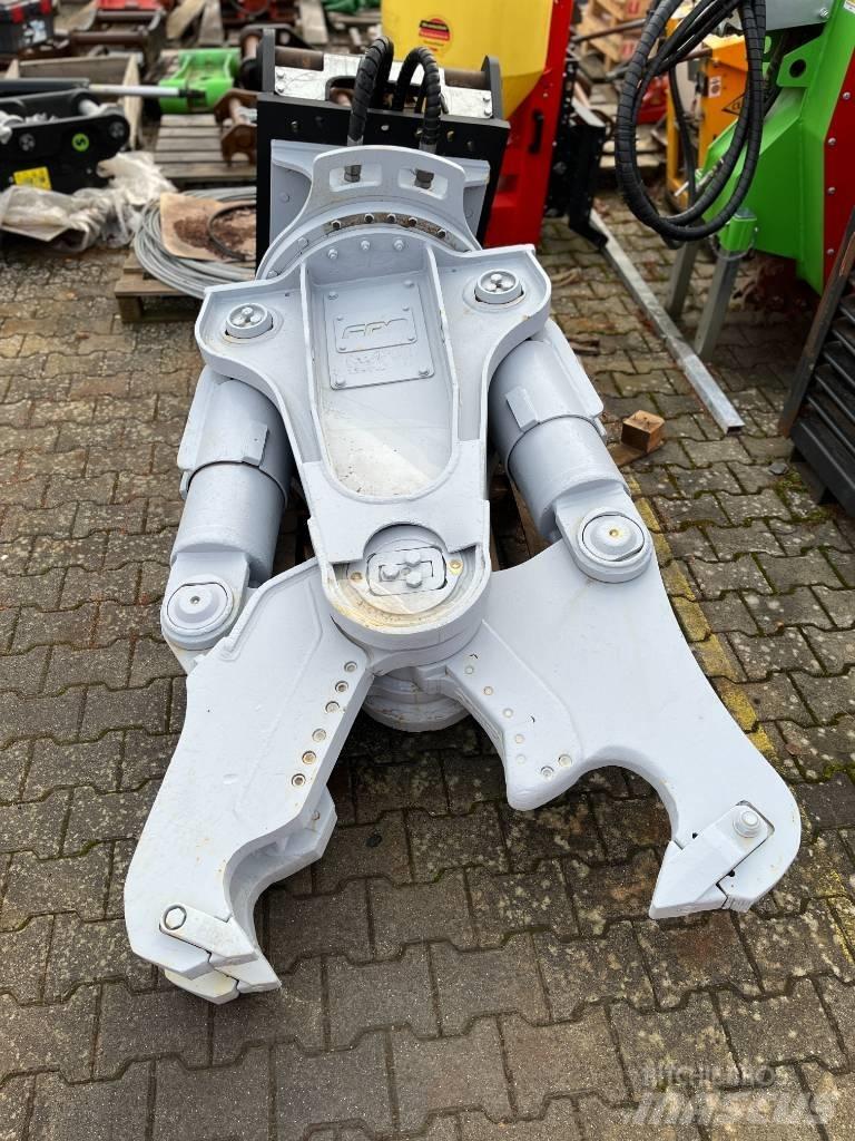 Furukawa V-17M Frézy, nožnice