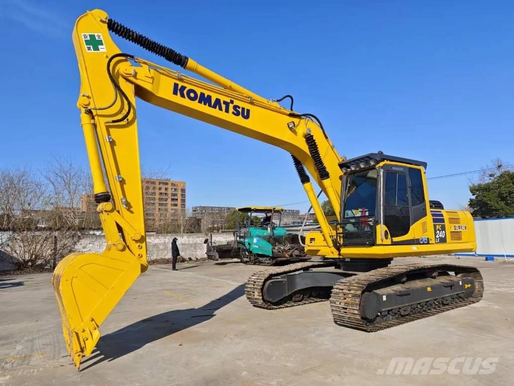 Komatsu PC 240-8 Pásové rýpadlá