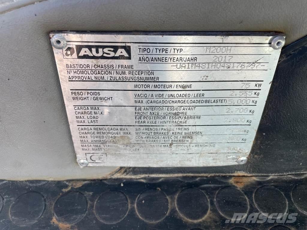 Ausa M200H 4X4 Úžitkové vozne