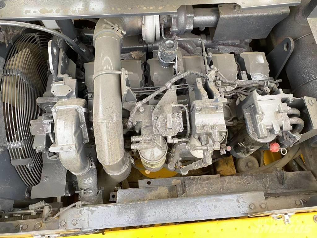 Komatsu PC 450 Pásové rýpadlá