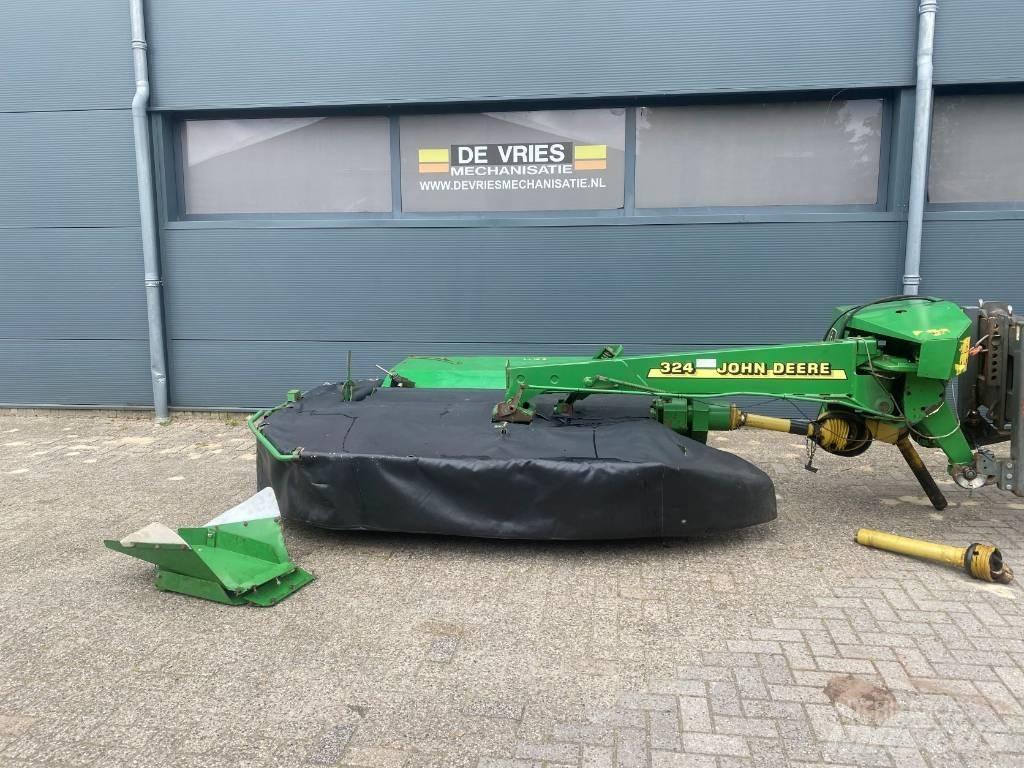 John Deere 324 Žacie stroje