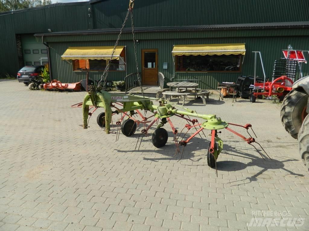 CLAAS 4 Obracače a zhrabovače sena