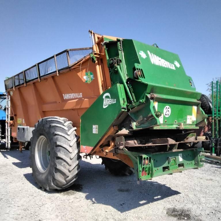 Dangreville EV 11 Rozmetadlá maštaľného hnoja