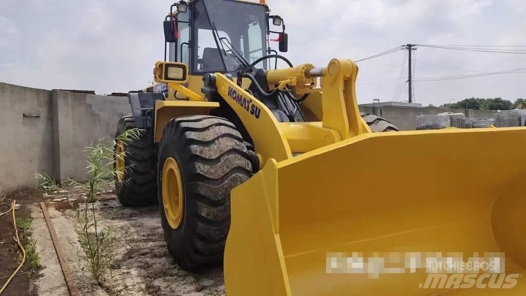 Komatsu WA 470 Kolesové nakladače