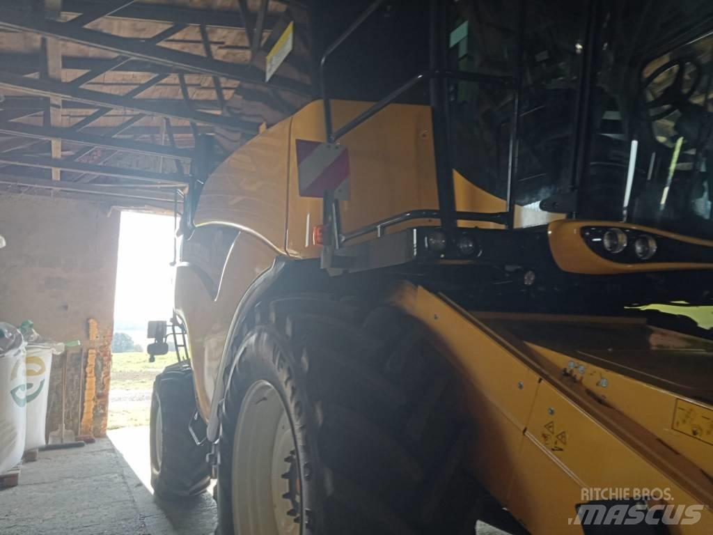 New Holland CX 8.70 Kombinované zberacie stroje