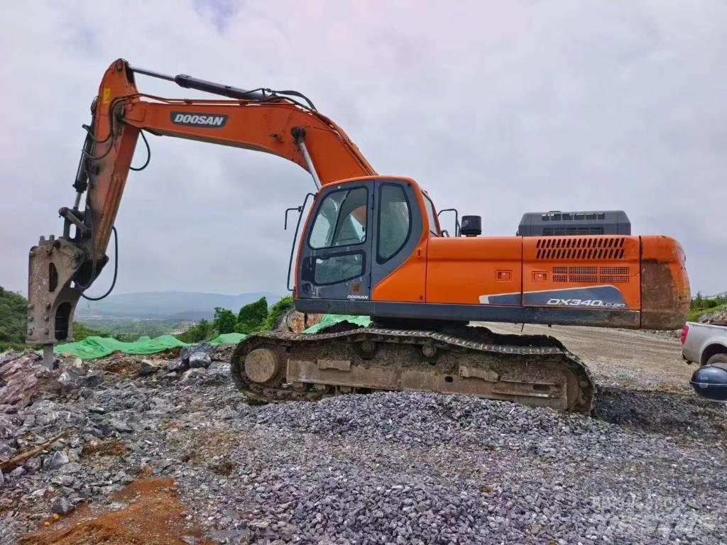 Doosan DX 340 Pásové rýpadlá