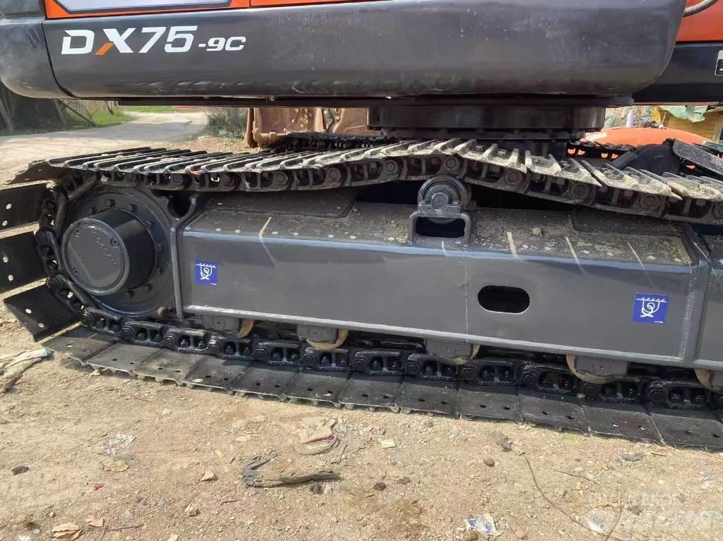 Doosan DX 75-9 C Midi rýpadlá 7 t - 12 t