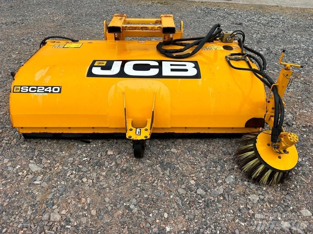 JCB SC 240 Zametacie kefy