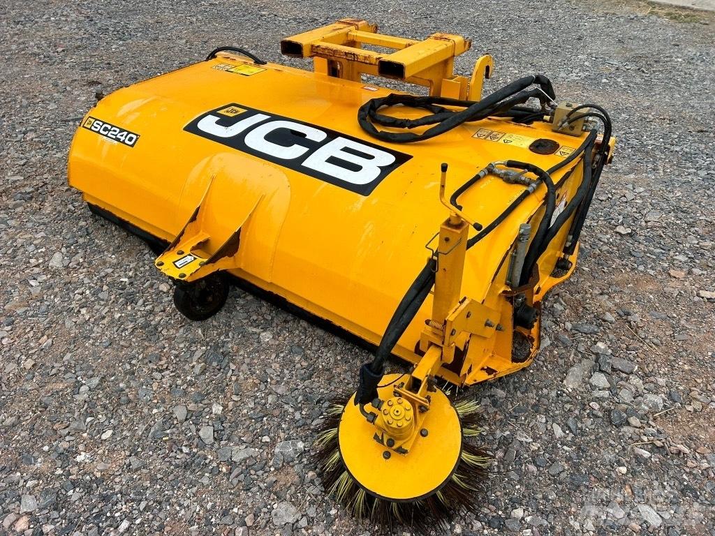 JCB SC 240 Zametacie kefy
