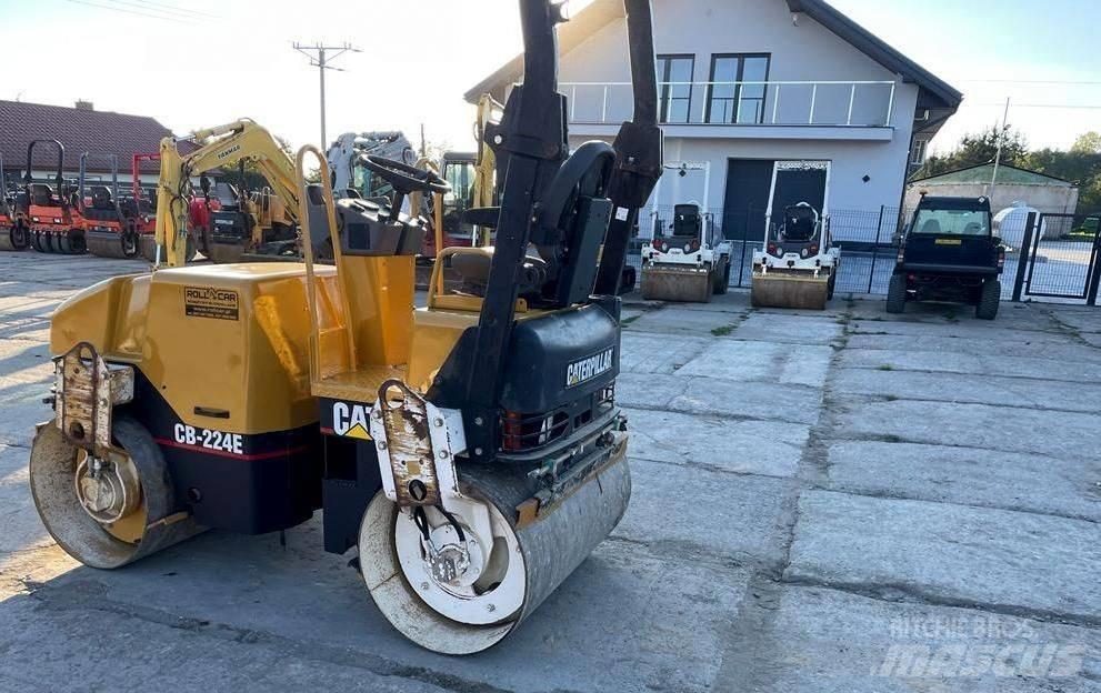 CAT CB 224 E Tandemové valce