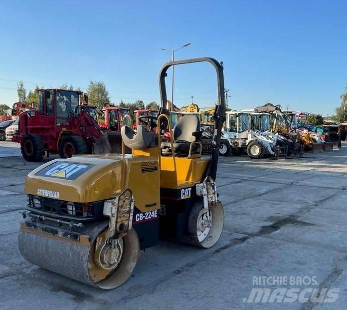 CAT CB 224 E Tandemové valce