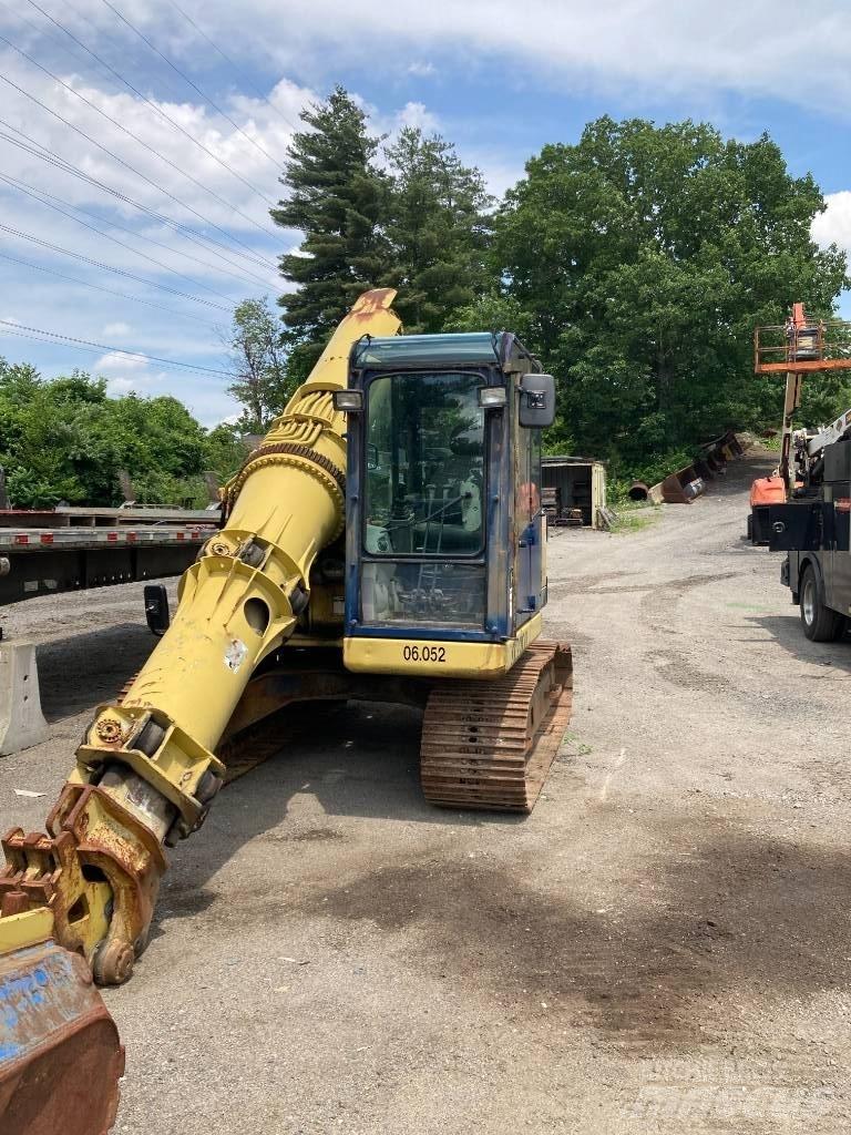 Gradall XL 2200 Pásové rýpadlá