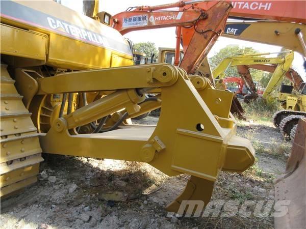 CAT D 6 R Pásové dozéry