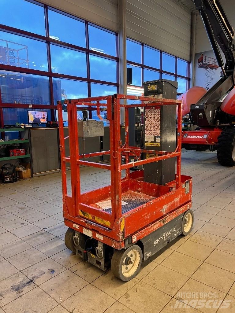 SkyJack SJ 16 Vertikálne stĺpové výťahy