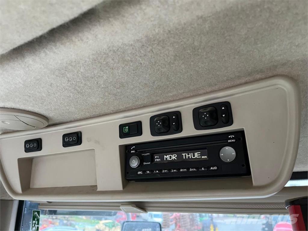 John Deere 8345R Traktory