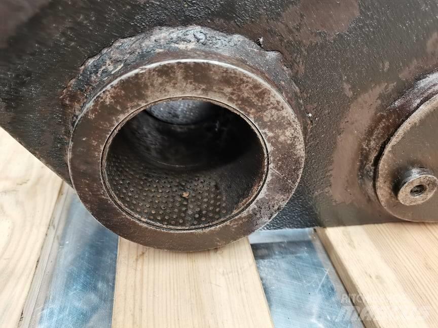 CAT TH 407 {Kiwak} Výložníky a lyžice