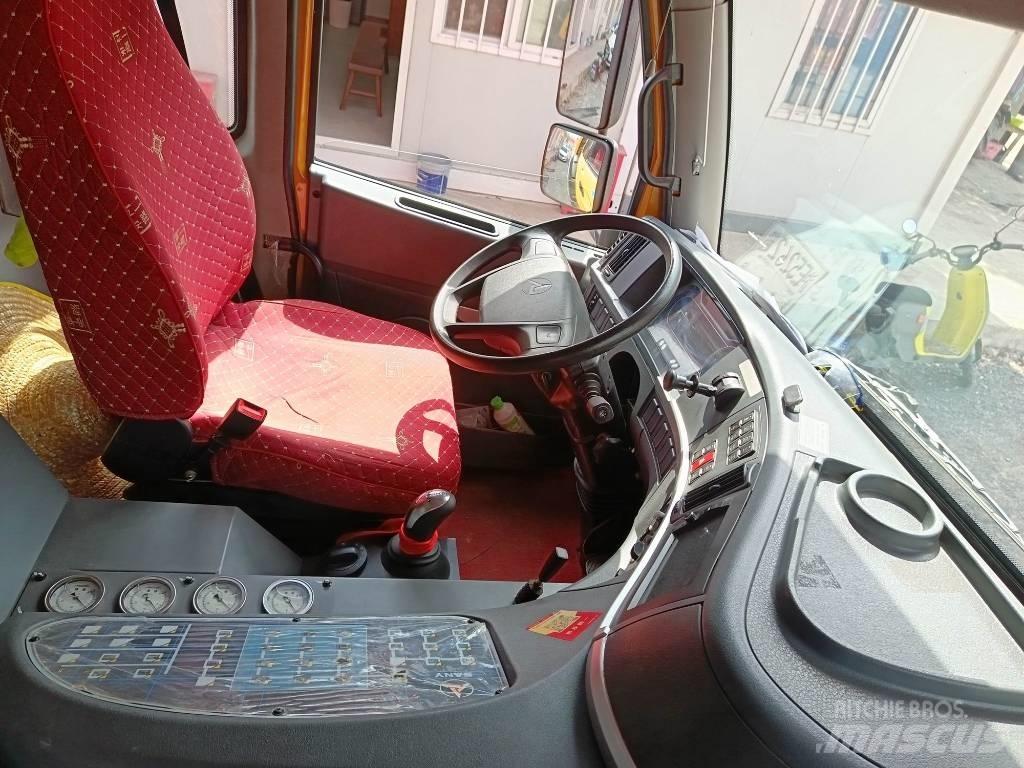 Sany SAC3000T Univerzálne terénne žeriavy