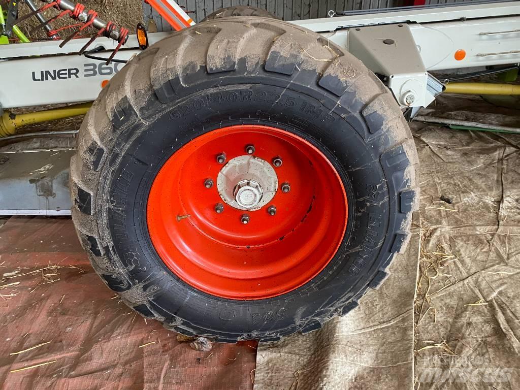 CLAAS Liner 3600 Obracače a zhrabovače sena