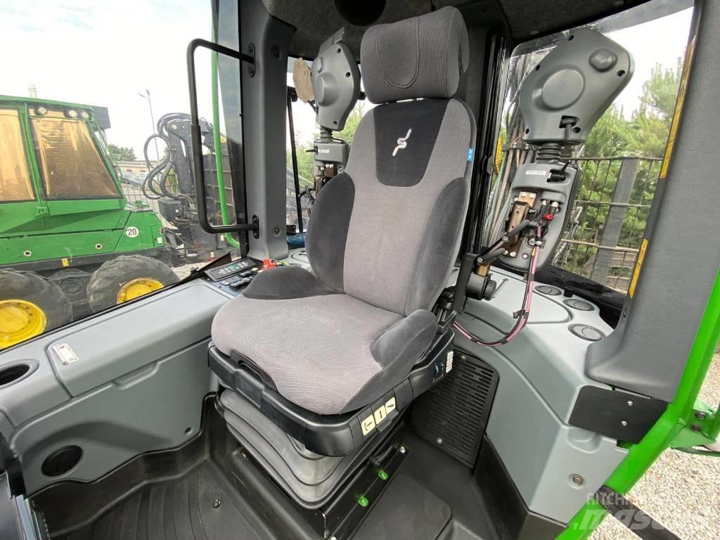 John Deere 1210 E Lesné traktory