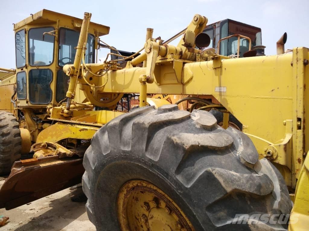 Komatsu GD 705 A-4A Grejdery