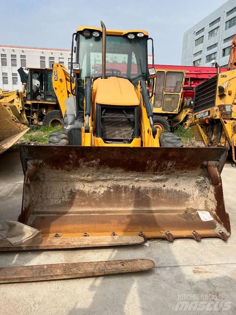 JCB 3CX Rýpadlo-nakladače