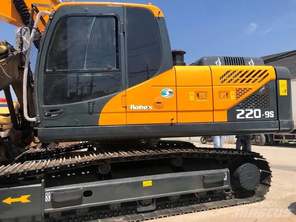 Hyundai R220-9s Pásové rýpadlá