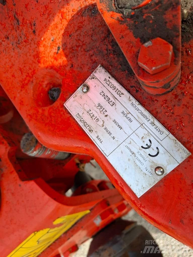 Kuhn Vari-Master 123 Dvojstranné pluhy