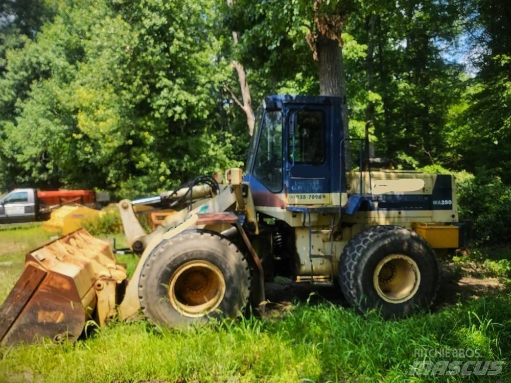 Komatsu WA 250 Kolesové nakladače