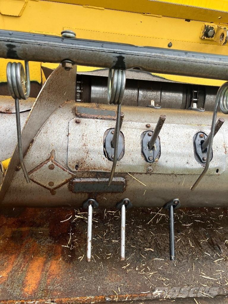 New Holland CR 980 Kombinované zberacie stroje