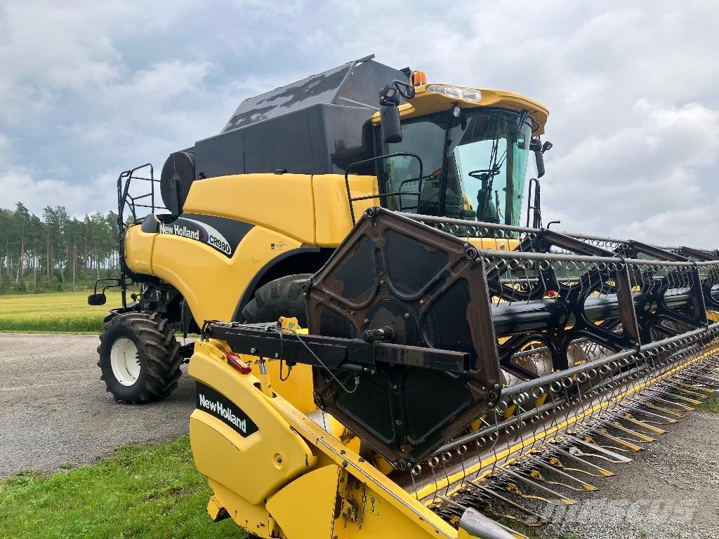 New Holland CR 980 Kombinované zberacie stroje