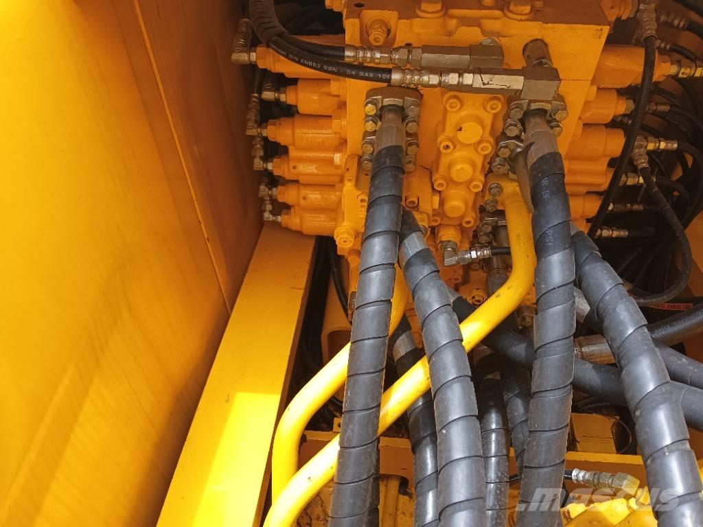 Komatsu PC 220-8 Pásové rýpadlá