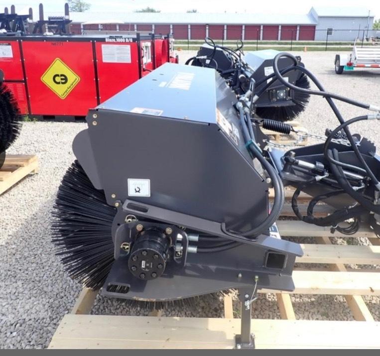Sweepster 220 84” Zametacie kefy