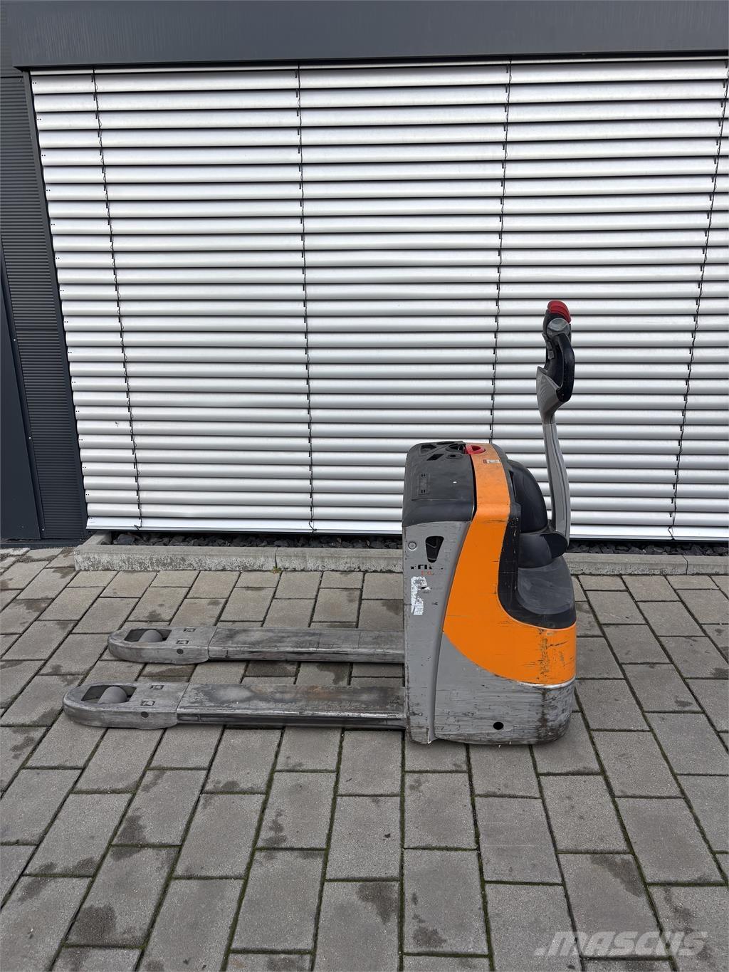 Still EXU16 Ručne vedené vysokozdvižné vozíky