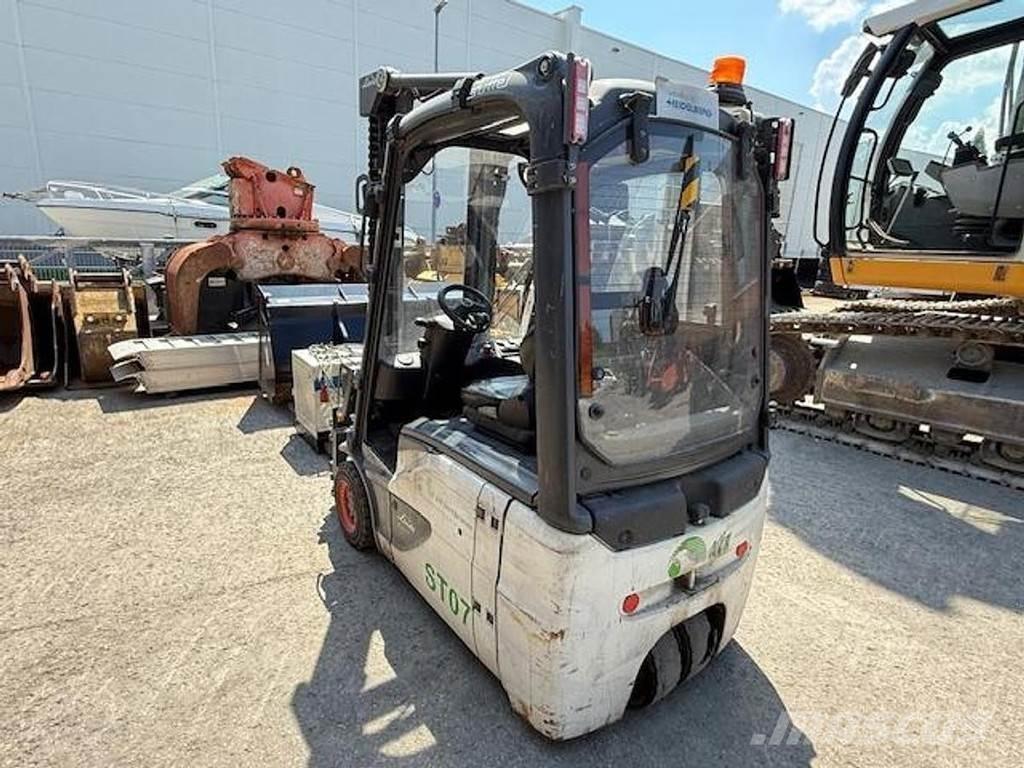 Linde E16-02 Akumulátorové vozíky