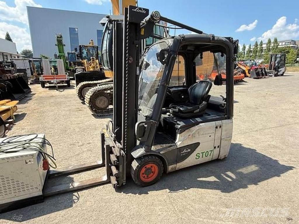 Linde E16-02 Akumulátorové vozíky