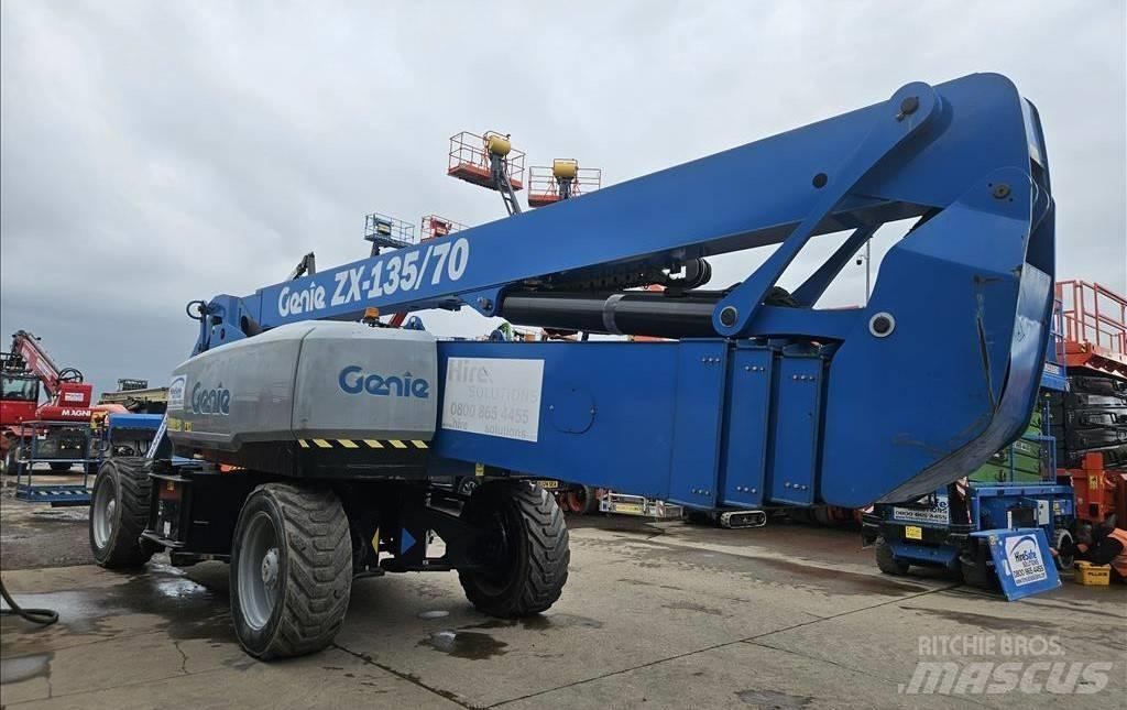 Genie ZX 135/70 Kĺbové plošiny